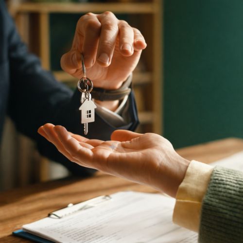 hipotecas-en-sevilla-entrega-de-llaves